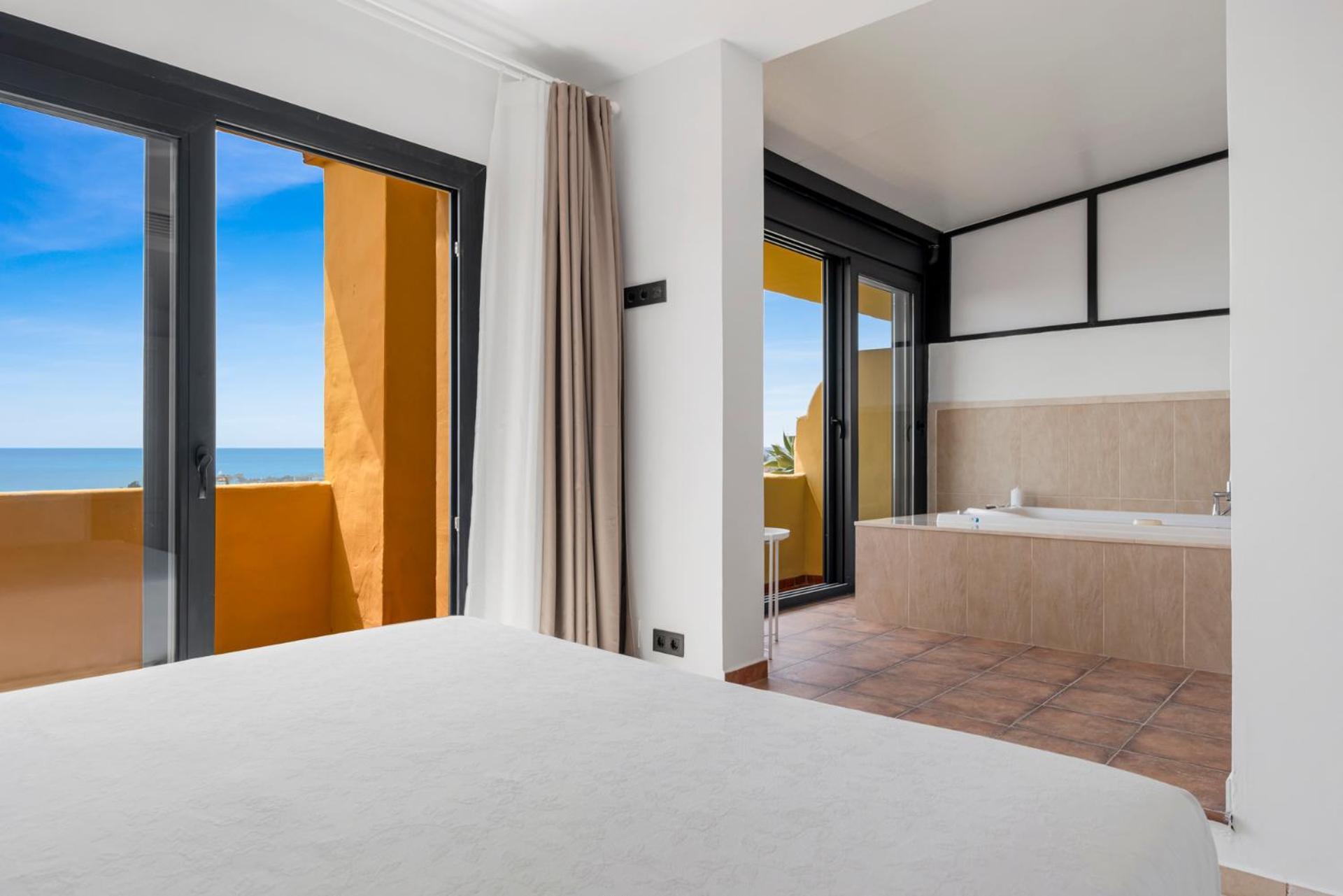 Sky And Sea Estepona Penthouse Екстер'єр фото